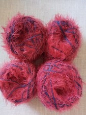 Lot de 4 Pelotes Fantaisie aspect poilu (Rouge et Bleu Marine) - (360g)