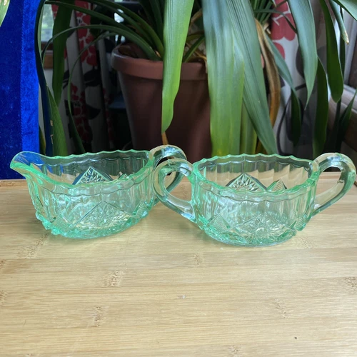 Vintage Depression Glass Green Uranium Creamer Sugar Reactive Set