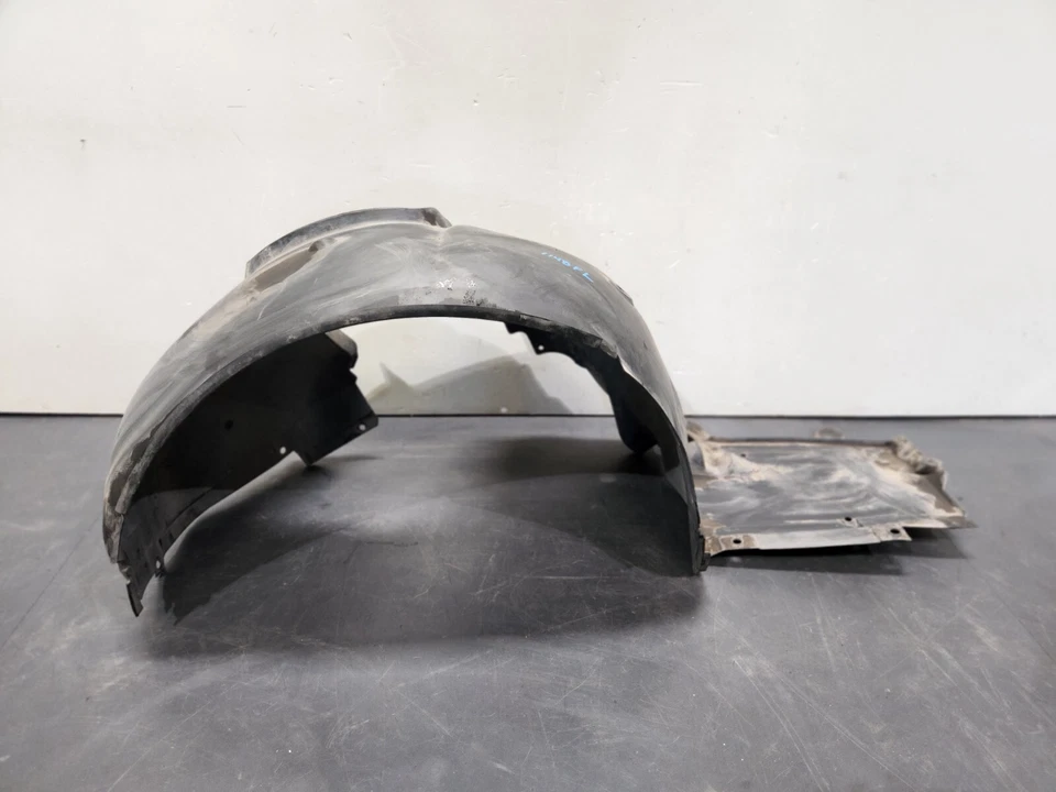 ✅ 01-06 OEM BMW E46 330Ci передняя со стороны водителя накладка на крыло колесо брызговик - Изображение 2 из 4