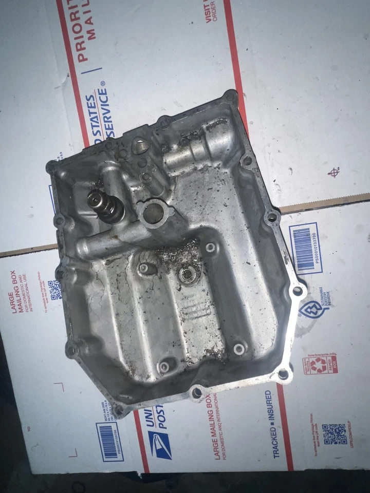 Suzuki GSXR750 1988-1989 cárter de aceite del motor, cubierta inferior del cárter de aceite del motor Foto 4 de 4