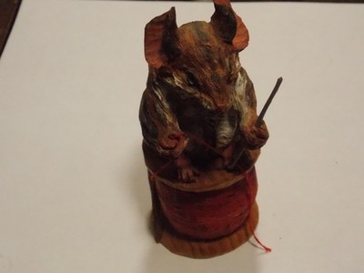 Master Wood Carver David Sabol Wrightsville, Pa. Mouse w/ Needle on Thread Spool