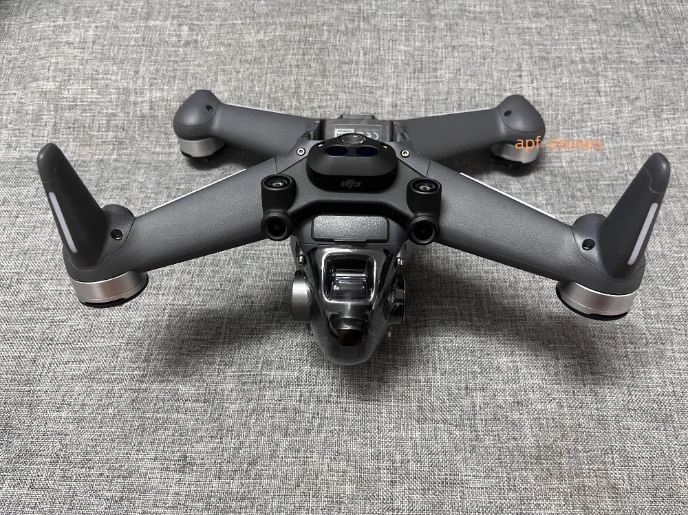 【SALE】DJI FPV コンボ ドローン 4Kカメラ NEW Genuine DJI FPV 4K Drone - No Battery/No Controller - No