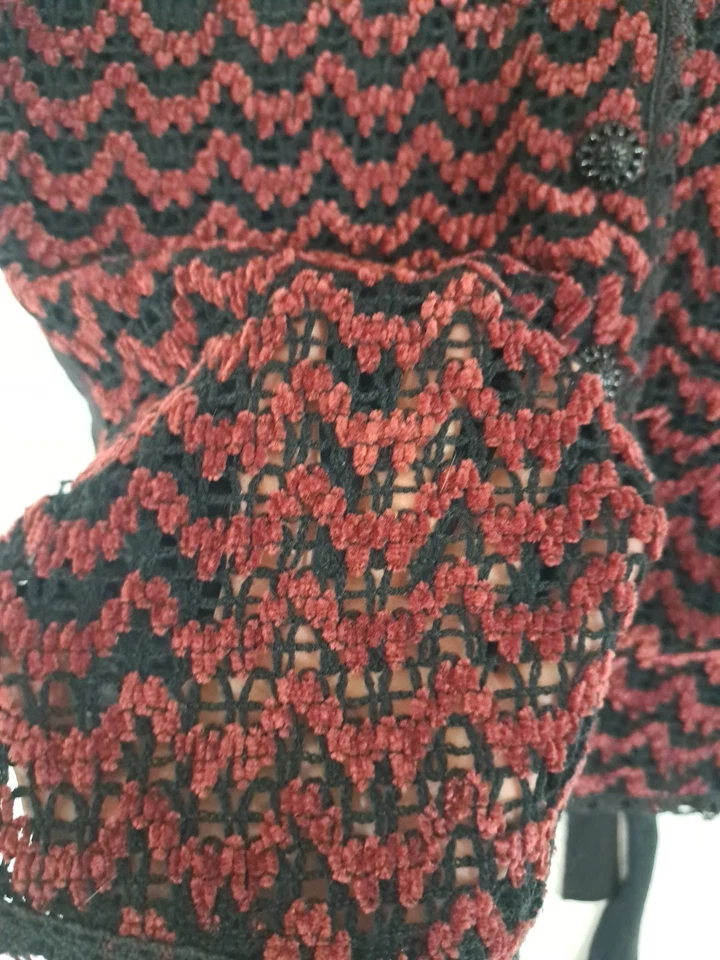 Chaleco tejido de colección años 90 para mujer caprichoso rojo negro envoltura EE. UU. S/M lazo trasero cuello en V Foto 3 de 4