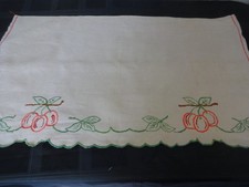 Vintage Antimakassers / Sofabücken mit Handstickerei