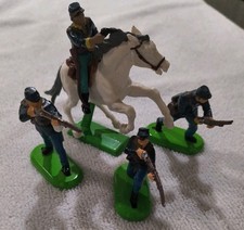 Britains LTD 1971 Union Infantry Soldiers 3 Standing, 1Mounted