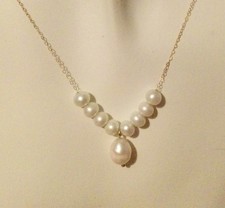 Collier Fine Chaine Or Jaune 18 Carats-Perles + Pendentif Intégré-Bijoux 18K 750