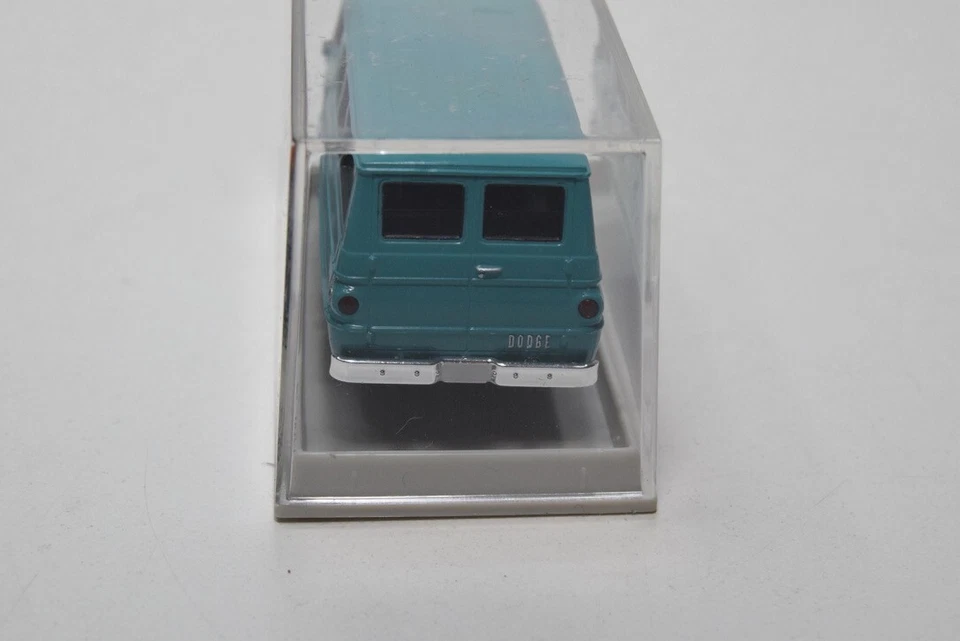 B8 1:87 BREKINA 34352 DODGE A 100 A100 BUS VAN BLUE-GREEN MIB - Immagine 4 di 4
