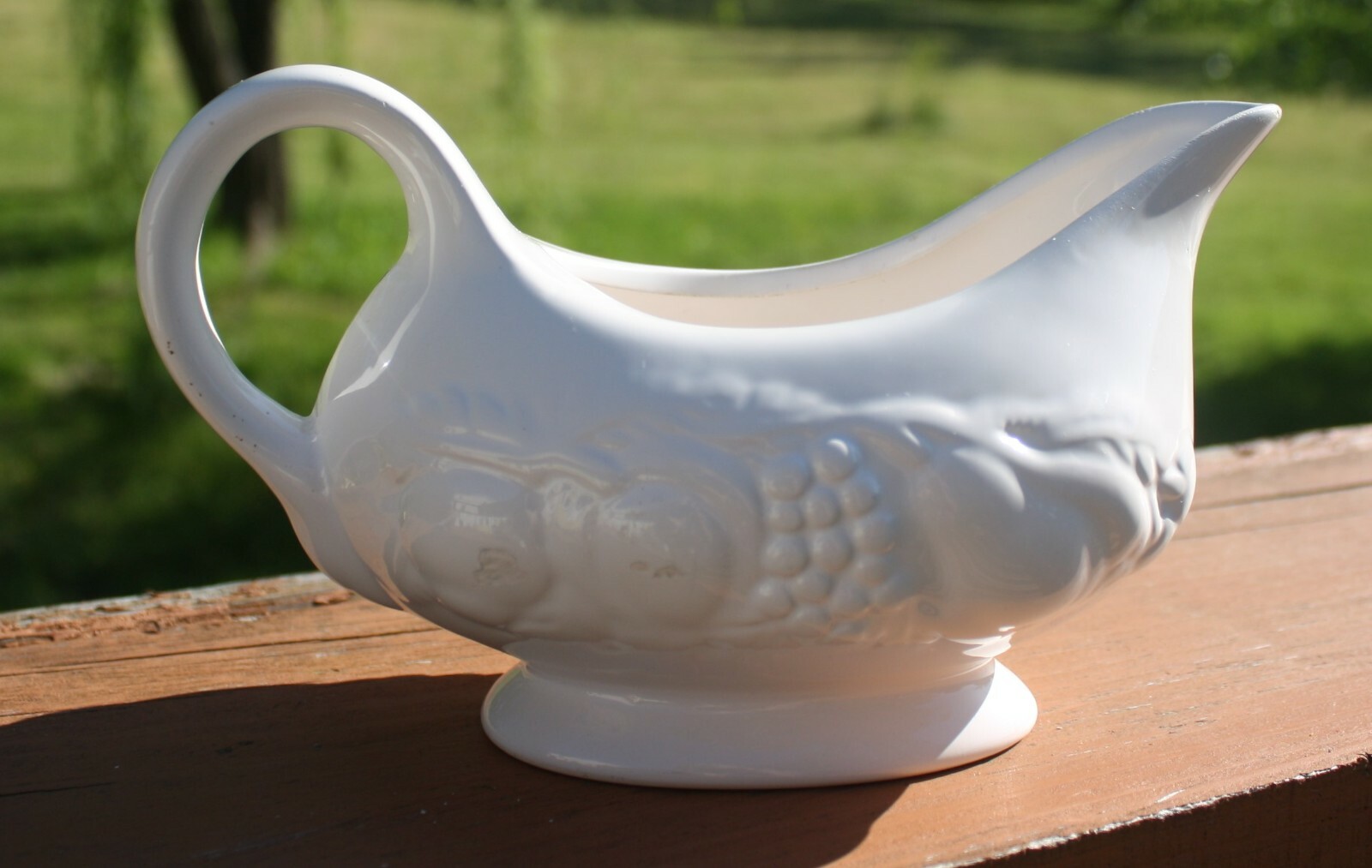 Tabletops Gallery White Gravy Boat, Nature Embossed eBay