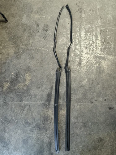 VW Passat B3 Pair Door Seal Left & Right 357839701A 357839702A