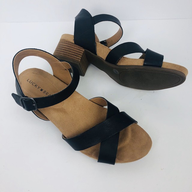 Adorable black wedges. Size 8 | Black wedges, Wedges, Black