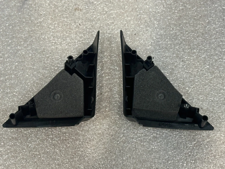 02 03 04 05 06 LEXUS ES300 ES330 Pernos de montaje de espejo de puerta Cubierta Borde Derecha + Derecha Foto 4 de 4