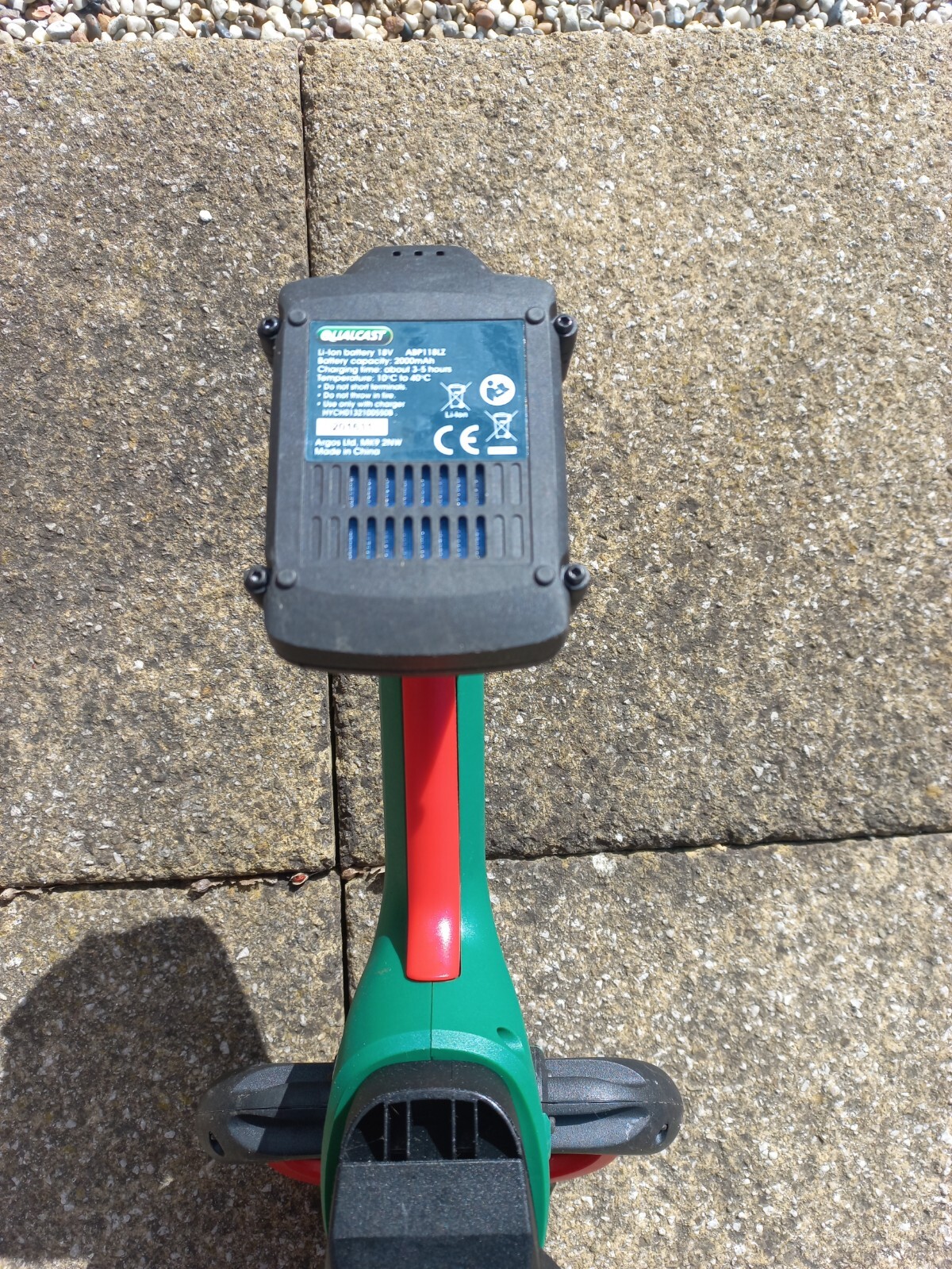 QUALCAST 18V Li ion CORDLESS HEDGE TRIMMER NEEDS BATTERY CHARGER