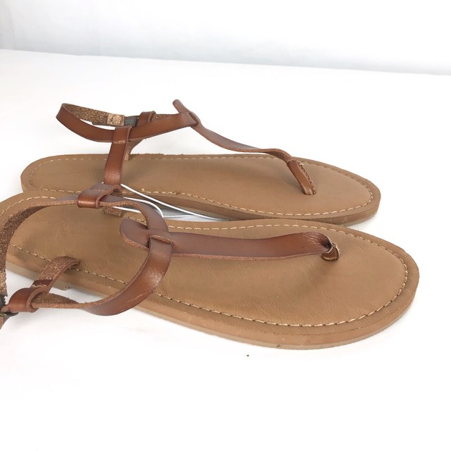 Universal Thread Womens Hartley Cognac Faux Leather T-Strap Thong Sandals NWT | eBay