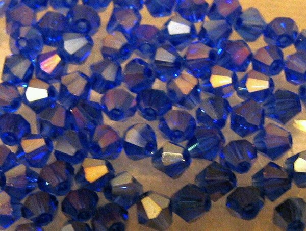 Tupis CRISTAL AB 4mm 100 azul
