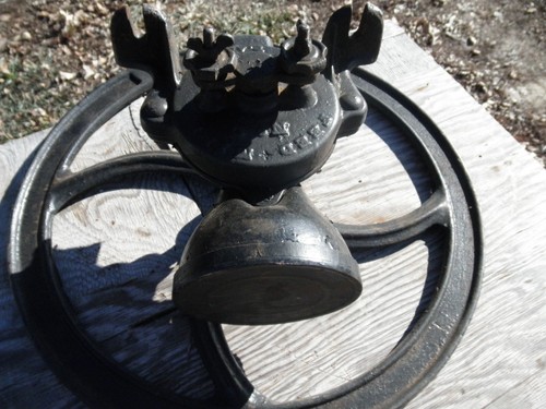 Antique cast iron Wilson Bros.No. 0 Feed Mill Easton Pa. 20" x 20" wheel vintage - Picture 7 of 8