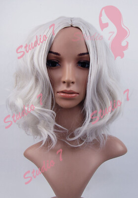W234 Damen Perücke Silber Schulterlang Wellig Studio7-UK