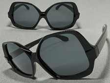 OVERSIZED EXAGGERATED Classic Vintage Retro Style SUNGLASSES Large Black Frame