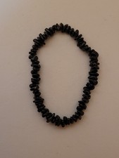 Schwarzer Turmalin Kristall Stein Chip Elaticated Armband
