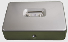 Kaseta na pieniądze rozmiar 4 srebrno-metaliczna