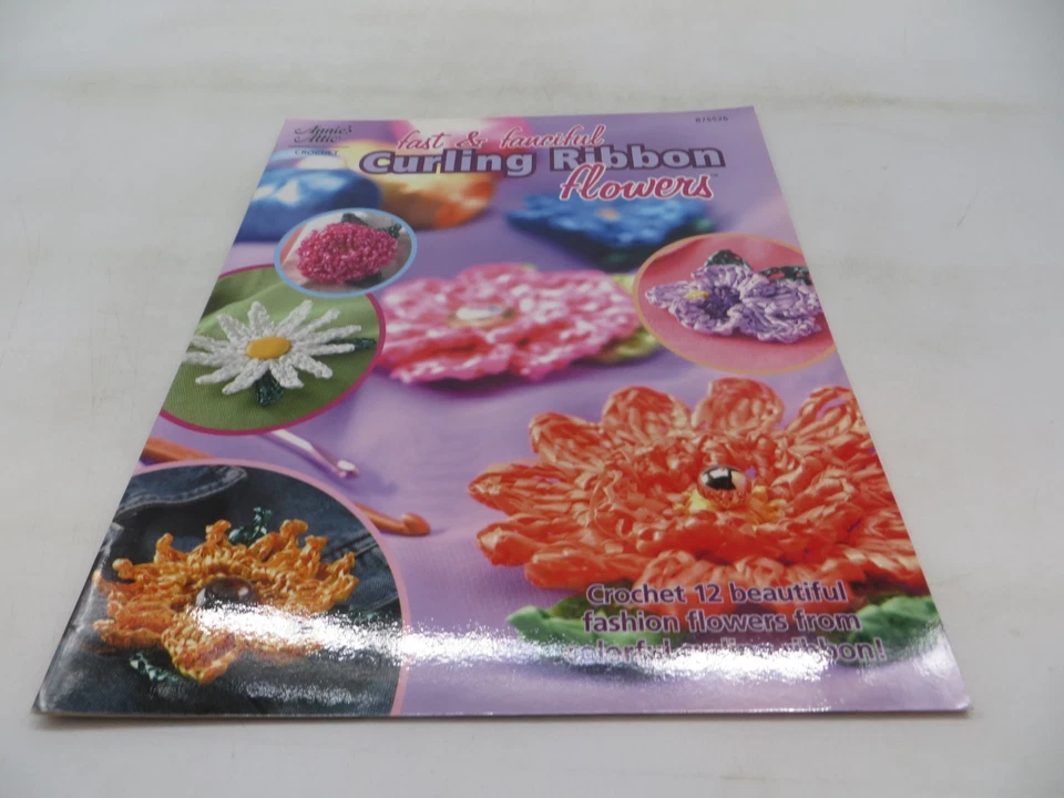 lot of 8 Annie's Attic Crochet Pattern Books Pot Holders / Pineapples / Flowers - Image 3 of 4