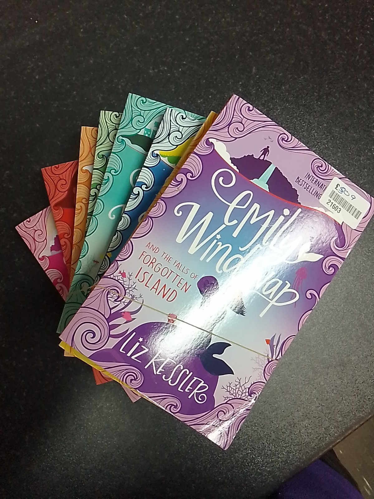 8 x Emily Windsnap by Liz Kessler Book Bundle
