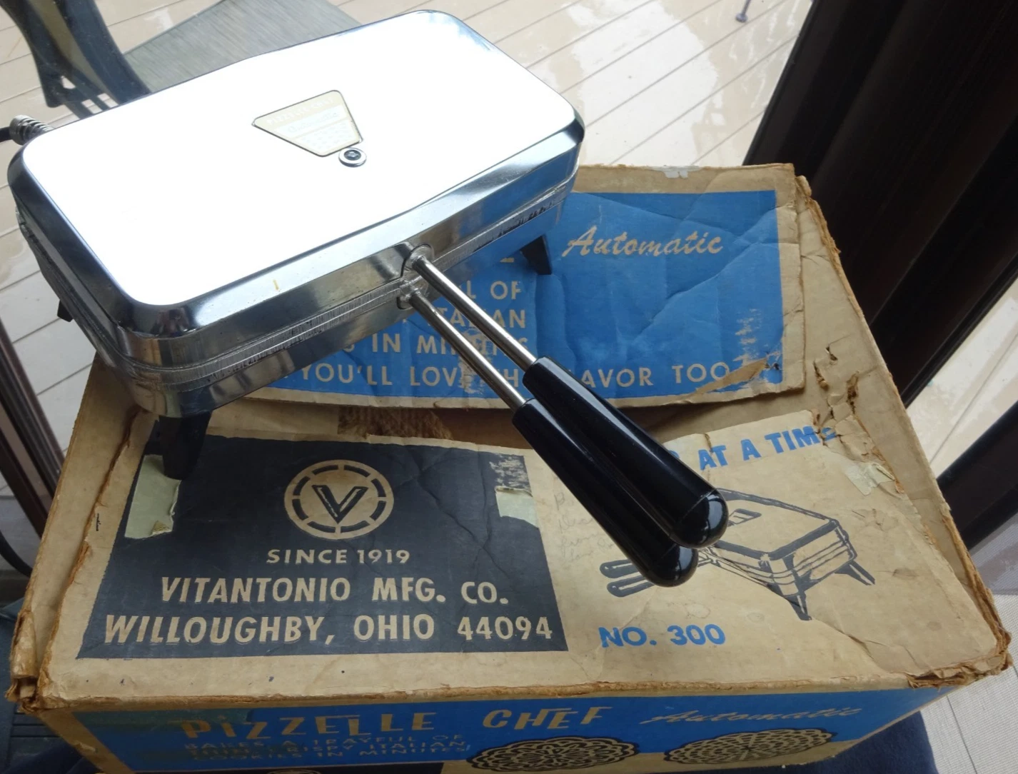 Vintage Vitantonio Pizzelle Chef No. 300 Electric Pizzelle Maker In Box
