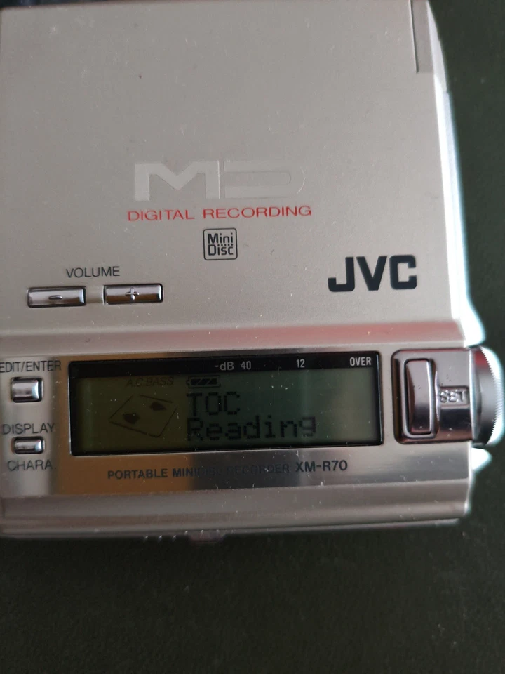 JVC  XM R70 Minidisc Portable Player Good Workin - Image 2 of 4