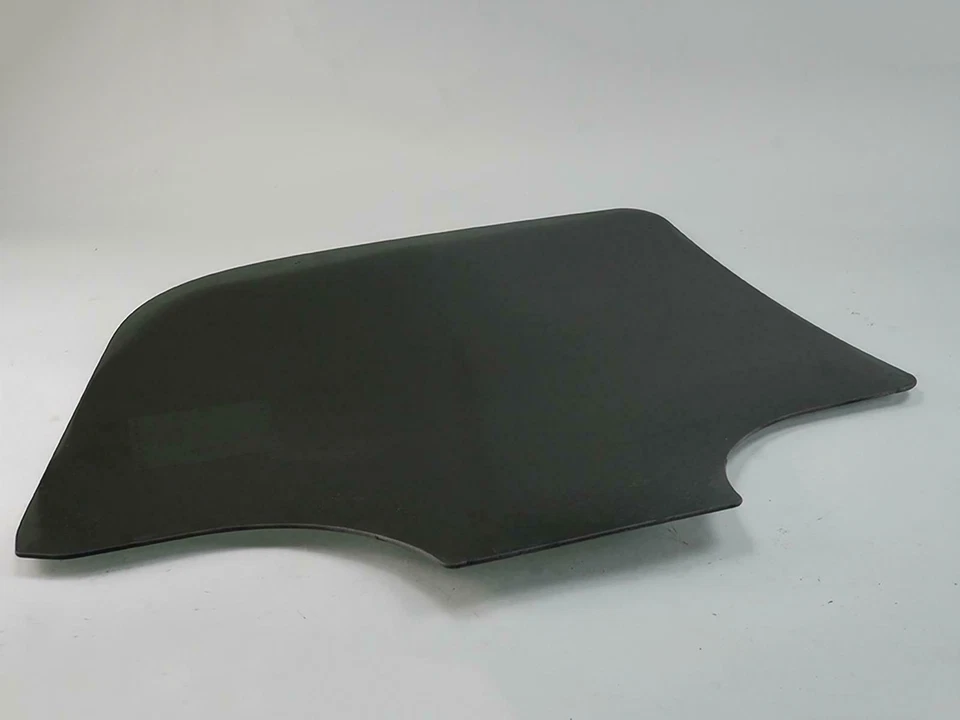 2000 - 2006 Chevrolet Tahoe Gmc Yukon Window Glass Door Privecy Tint Rear Lh - Image 4 of 4