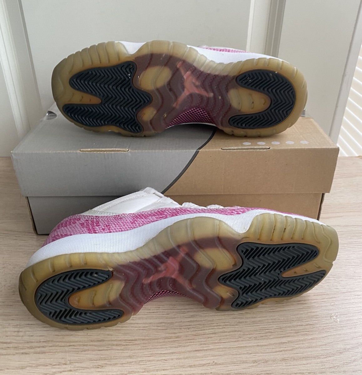 puni❁⃘ Nike Air Jordan 11 XI Retro Low Pink Snake Skin 580521-108