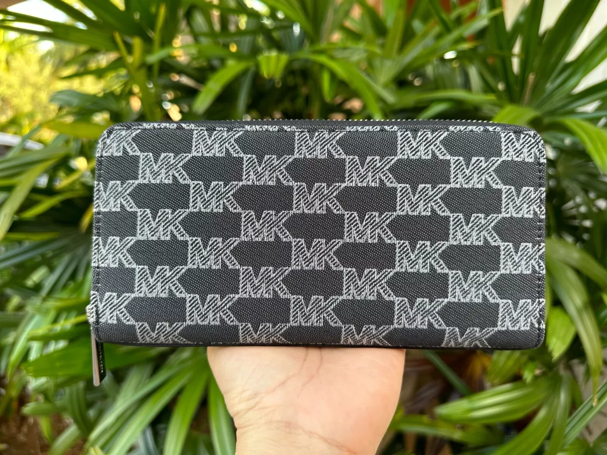 GOYARD Zip Around Coin Card Wallet Black