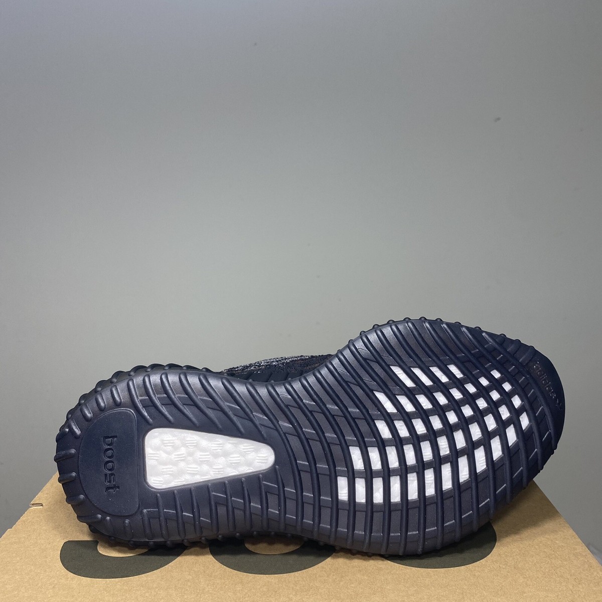 靴 adidas Yeezy Boost 350 V2 Black Yeezy Boost 350 V2 'Black Non Reflective' - Adidas - FU9006