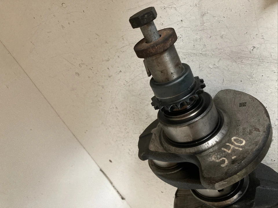 Volvo S40 Kurbelwelle Motor Typ: D4204T Original 2.0 Tdi 136Hp 2009 - Bild 2 von 4