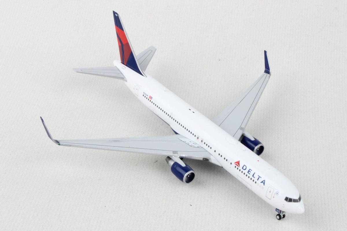 ジェミニ ドラゴン デルタ アメリカン 757 767 DC-10 1/400 41CR5vDIlrL.jpg