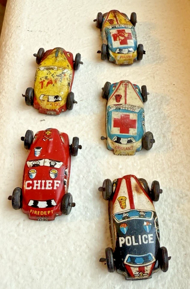 1950s Japan Tin Litho Emergency Cars Lot of 5 – Fire Chief, Police, Ambulance - Image 2 of 4