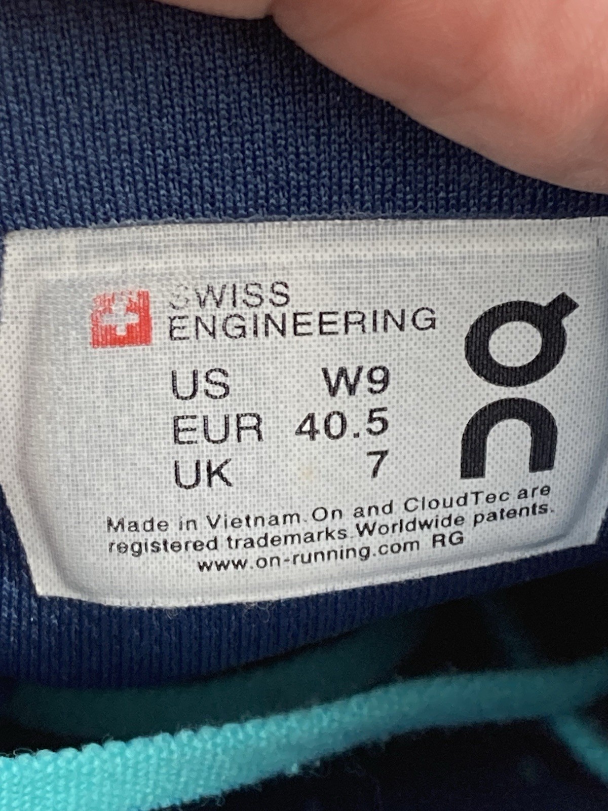 On Running CloudTec Swiss Engineering Sneaker Sho… - image 12