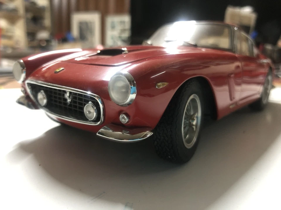 CMC EXCLUSIVE MODELLE 1/18 FERRARI 250 GT Berlinetta passo corto (SWB) 1961 RARE - Photo 3/4