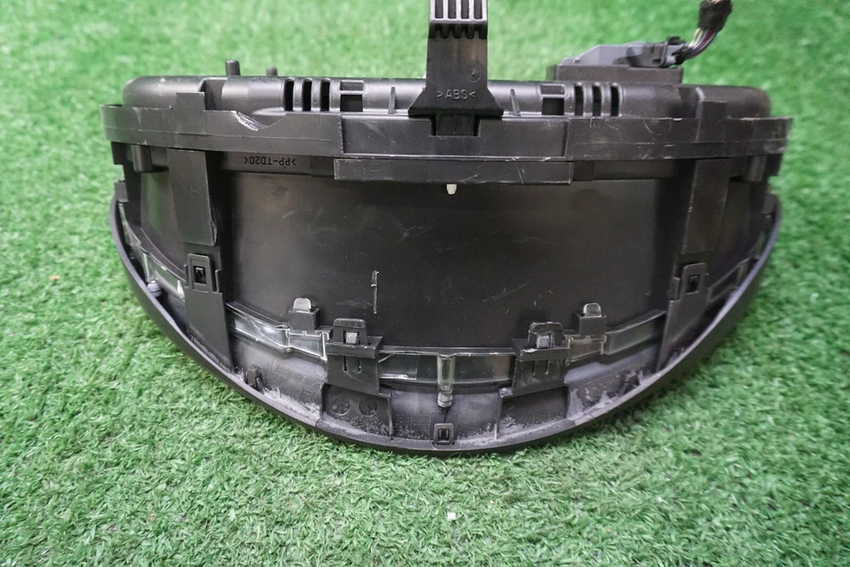 2016 BUICK REGAL PREM Speedometer Gauge Cluster OEM 23348234 20K MILES - Image 3 of 4