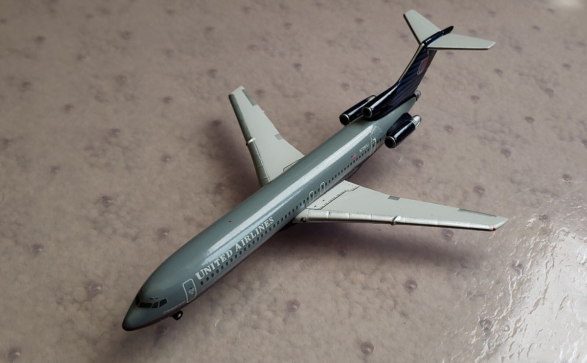 Gemini Jets 727-200 United Airlines N7291U Battleship Gray in 1