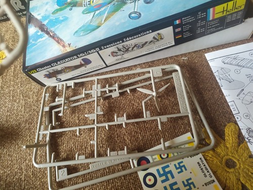 HELLER GLOSTER GLADIATOR MK AEREO 1/72 MODEL KIT VINTAGE PER CUSTOM KITBASHING - Foto 6 di 6