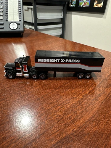 MATCHBOX CONVOY CY9 MIDNIGHT X-PRESS KENWORTH TRACTOR & TRAILER *VINTAGE*
