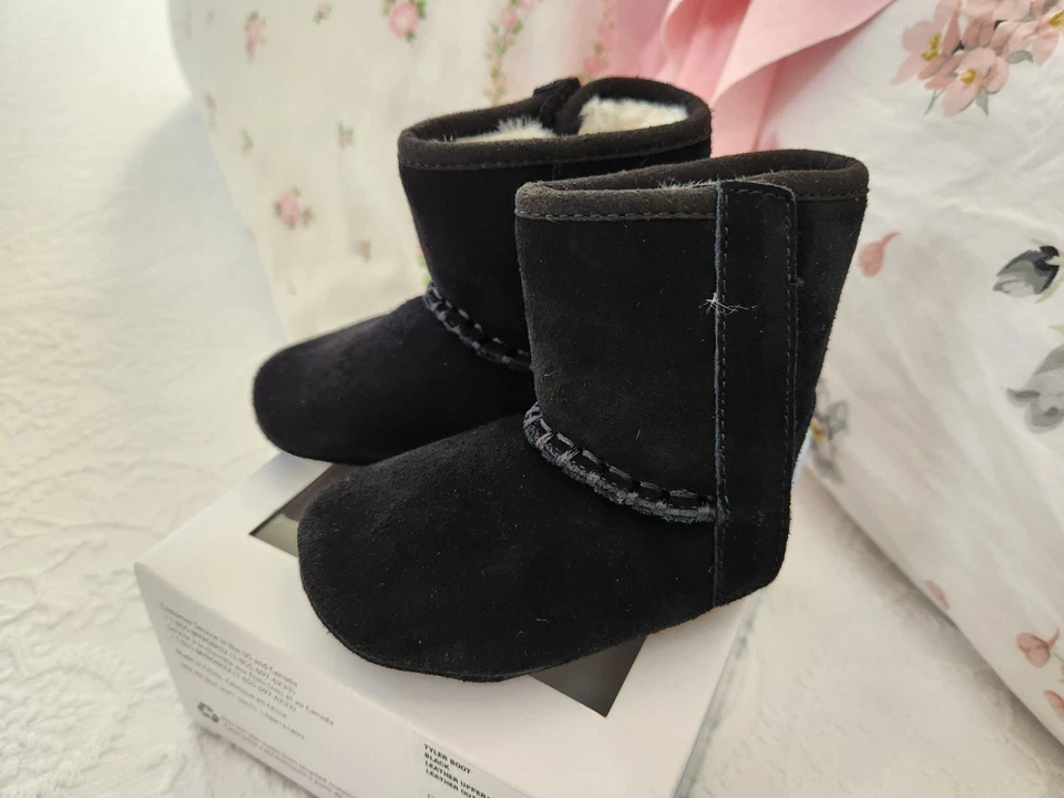 BOTA DE GAMUZA ROBEEZ 'TYLER' NUEVA 0/6, 6/12 Y 12/18 MESES Foto 3 de 4