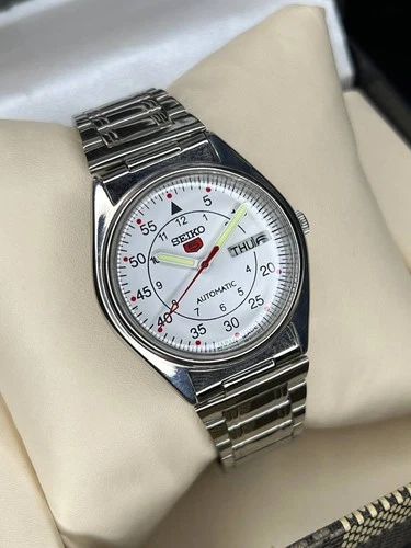 Vintage Refurbished Seiko 5 Automatic Day/Date Japan Men's Wrist Watch