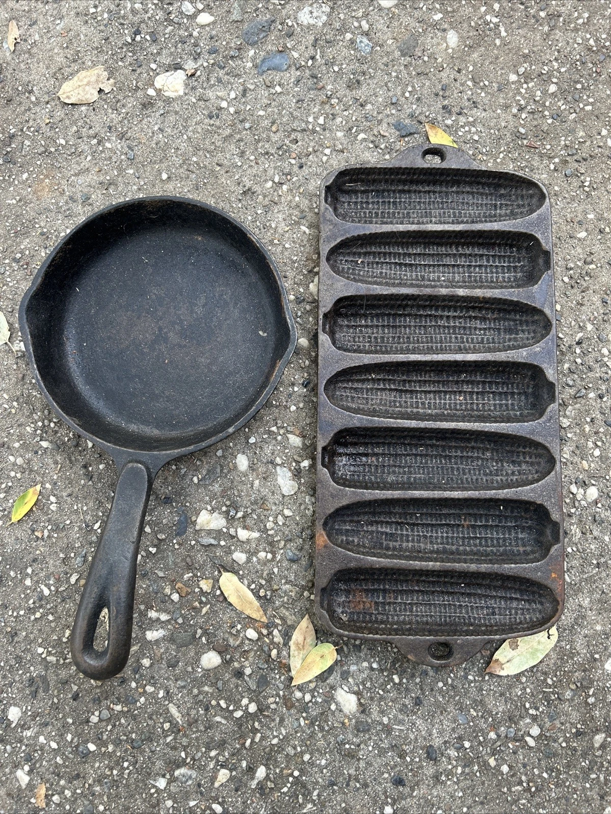 Vintage Wagner Ware Cast Iron 7 Stick Corn Cob Muffin Tray & 6 inch Skillet