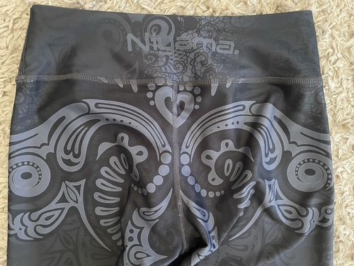 Niyama Sol Athletic Leggings Midnight Kiss Gray Paisley Lace Ombre Yoga Pants M - Picture 6 of 10