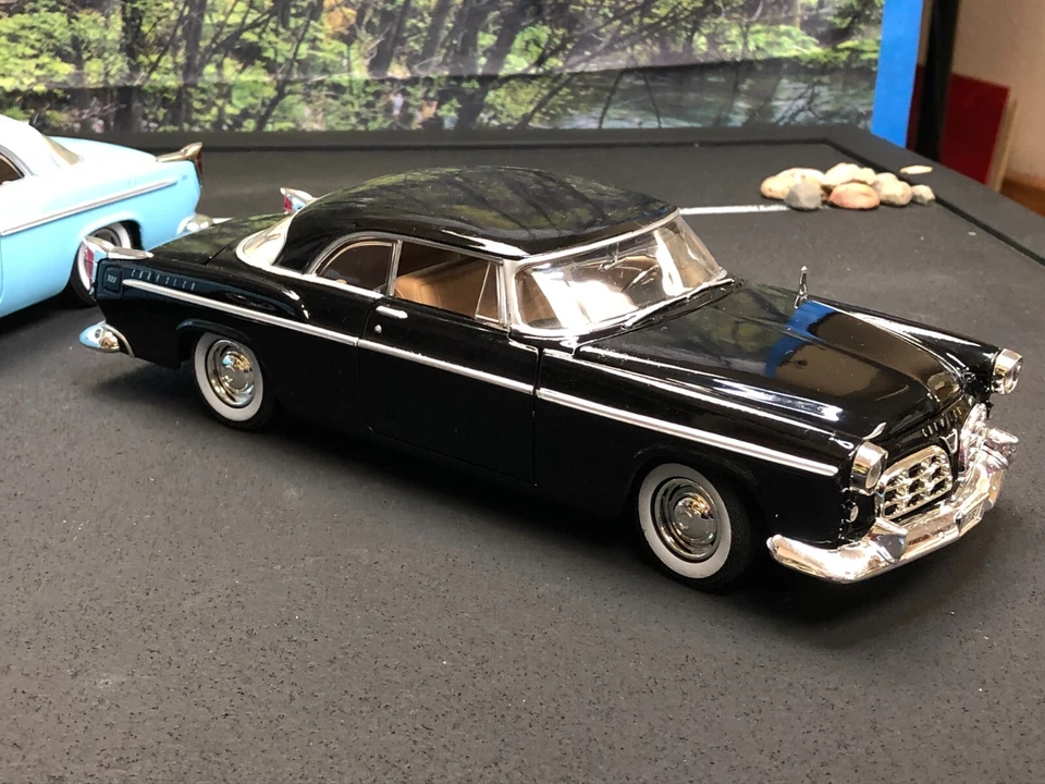 Lot of 4 ~Imperfect 1:24 Diecast MOTORMAX CHRYSLER C300 2005 RED/WHT/BLUE/BLK - Image 3 of 4