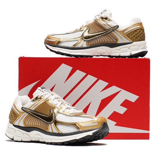 Nike Zoom Vomero 5 Metallic Gold Sneakers Logo Retro Running