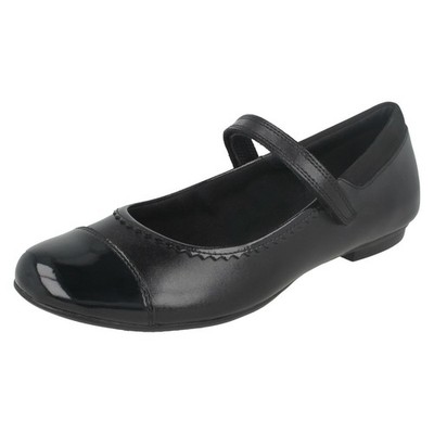 Mädchen Bootleg Von Clarks Tizz Ace Patent Zehenkappe Schulschuhe