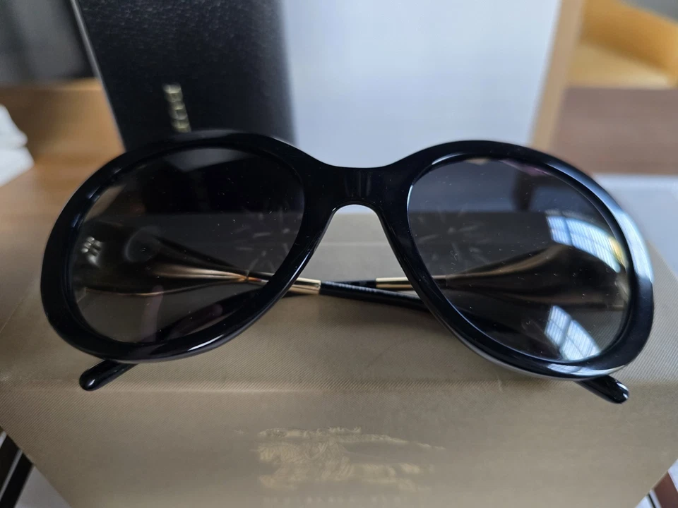 女士 BURBERRY 黑色猫眼太阳镜 × 偏光◇ 金色◇ 米兰诺,意大利全新无标签 — 第 2/4 张图片