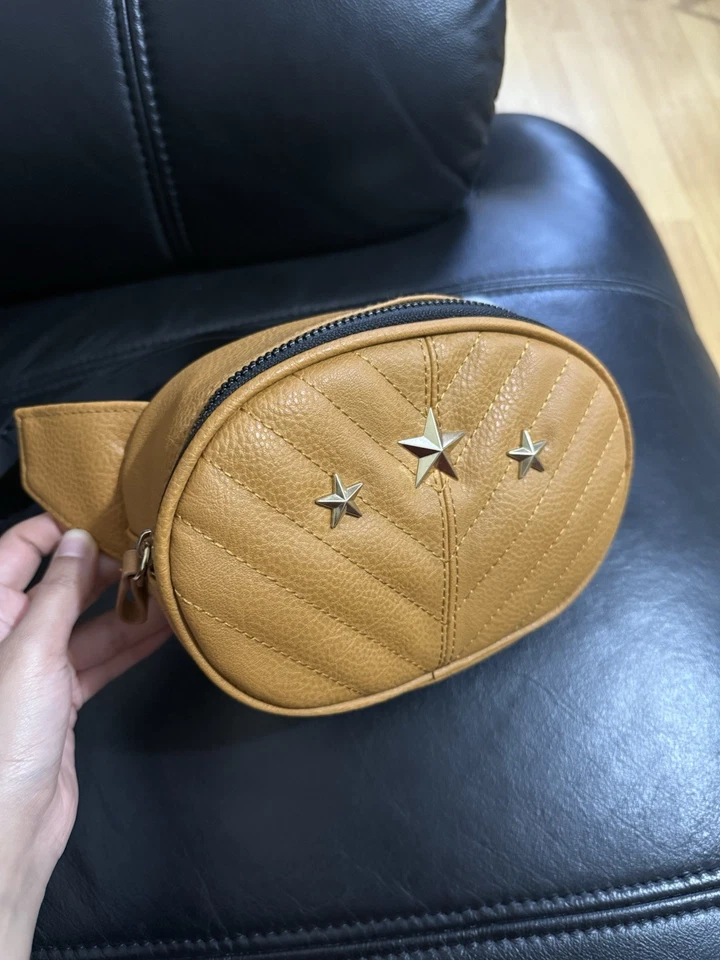 Primark Mustard Quilted Belt Bag with Gold Star Detail – Brand New with Tags - Image 3 of 4