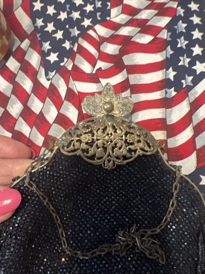 Cartera clutch antigua de noche con cuentas herrajes ornamentados asas de cadena. Foto 2 de 4